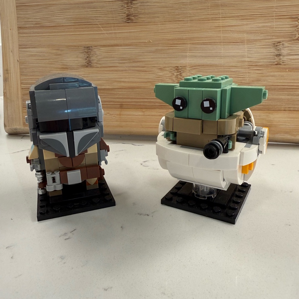Lego Mandalorian The Child Star Wars Building Set - Gray, Green, Brown